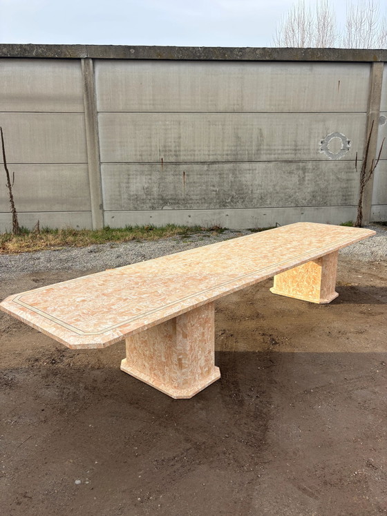 Mesa de comedor de mármol con diseño de teselado de Maitland & Smith con 10 sillas. – Mesas de jardín (photo 4 of 7)