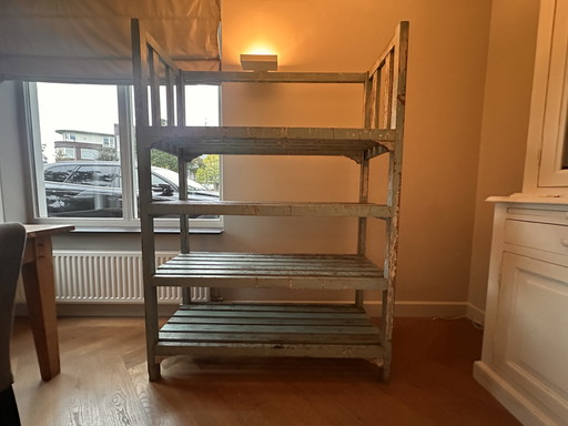 Stellingkast / etagère met vintage uitstraling 