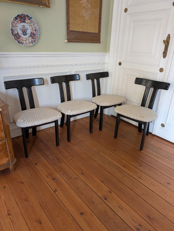 Image 1 of Set aus 4 Eichenholz-Esszimmerstühlen in T-Form