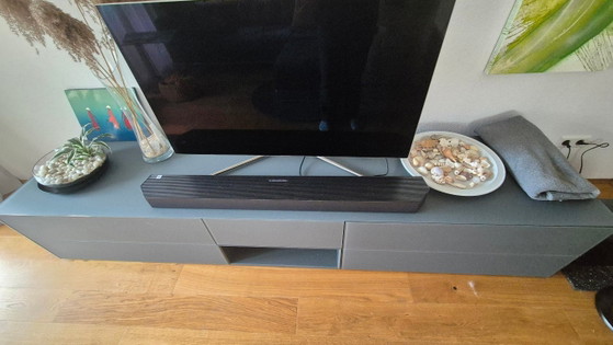Meuble TV haut de gamme réalisé par un menuisier / 260 cm / Gris et verre satiné / Prix d'origine : 3 800 (photo 5 of 5)
