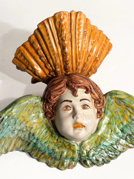 Italienische Keramik-Wandvase mit Engelsmotiv aus dem frühen 20. Jahrhundert – decoratieve objecten, Ceramic (photo 2 of 10)