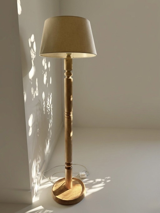 Rare pine floor lamp by Solbackens Svarveri (70s)