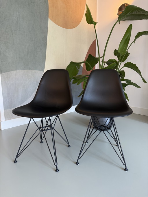 2 Vitra DSR Stoelen – Zwart – Topstaat