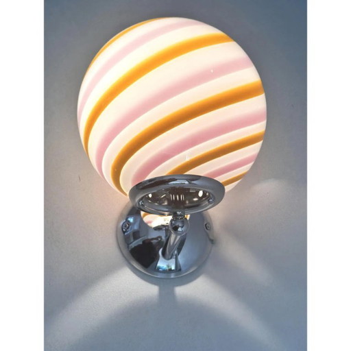 Set van twee moderne amberkleurige en roze "staafvormige" wandlampen van Murano-glas.