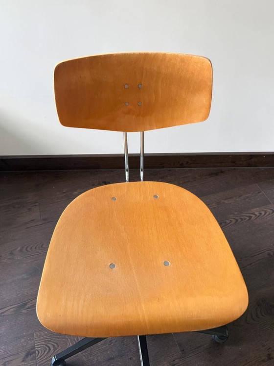Image 1 of Vintage swivel chair made of molded plywood on casters | Minimalist studio chair | Mid-century modern office chair