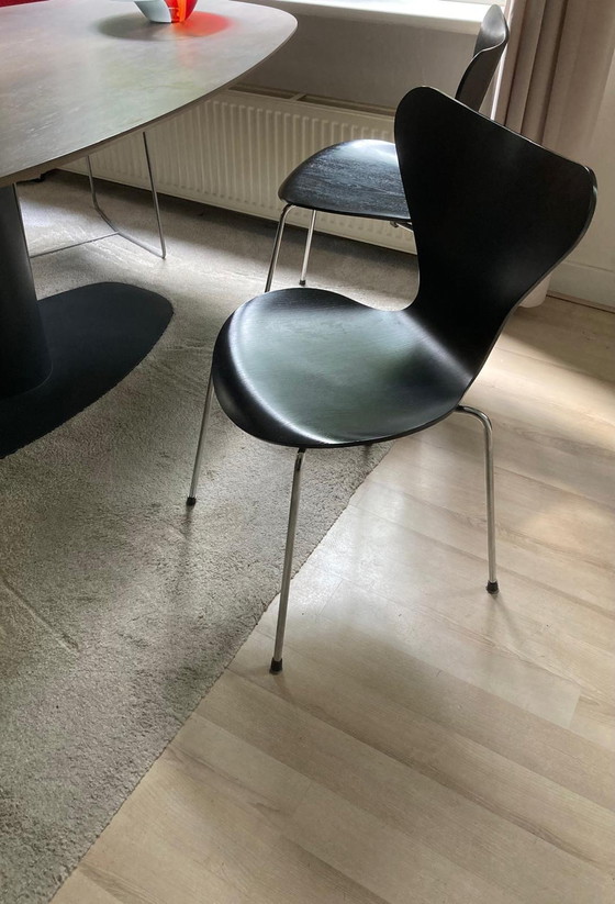 2x Originele Fritz Hansen Vlinderstoelen – Eetkamerstoelen, Chrome, Wood (photo 3 of 6)