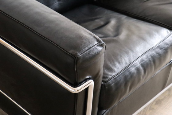 Image 1 of Divano vintage a due posti Cassina LC2 di Charlotte Perriand e Le Corbusier