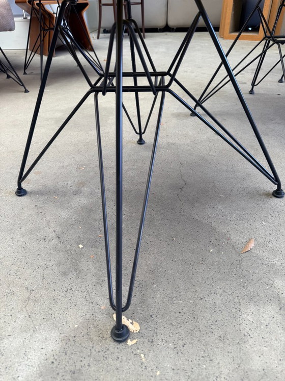 Silla Vitra Eames DAR con cojín fijo (Stock: 3) – Sillas de comedor, Metal, Plastic (photo 4 of 15)