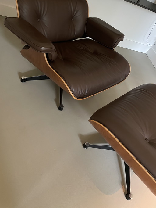 Vitra Eames Lounge Chair und Ottoman von Charles & Ray Eames