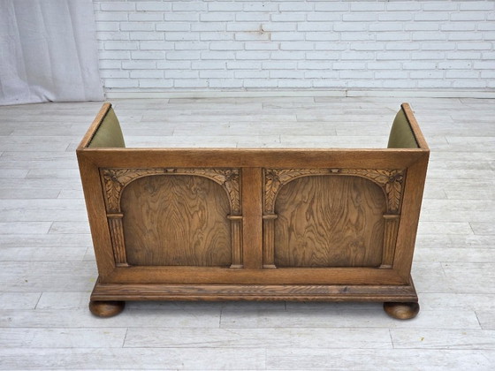 Image 1 of Dänisches 2-Sitzer-Sofa aus den 1950er Jahren, original gestreifte grüne Möbelwolle, Eichenholz.