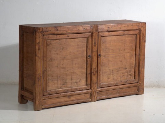 Tall Chinese sideboard in carved pine with geometric panels – Gansu, circa 1930 – Sideboard cabinet (photo 6 of 40)