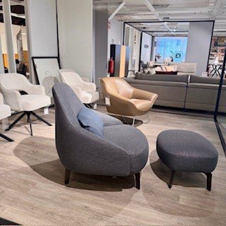 Image 1 of Leolux futeuil Jill + voetbank