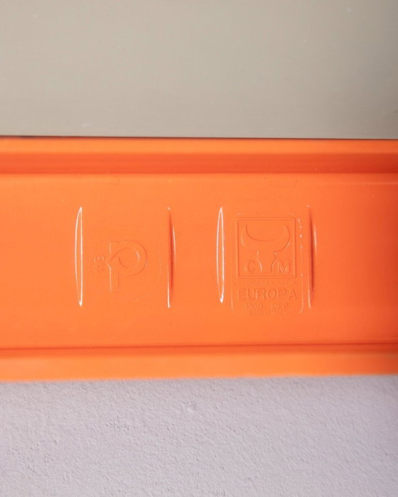 Image 1 of Vintage oranje wandspiegel van Carrara Matta, jaren 70.