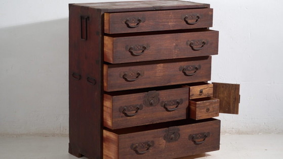 Antico cassettone giapponese da mercante (Choba-dansu) in legno Keyaki – Periodo Meiji-Taisho (c.1880–1920) (photo 3 of 40)