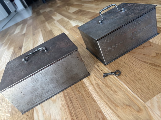 Kavel 2 oude fortenkisten