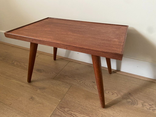 Mesa auxiliar para plantas de mediados de siglo, caoba, década de 1960.