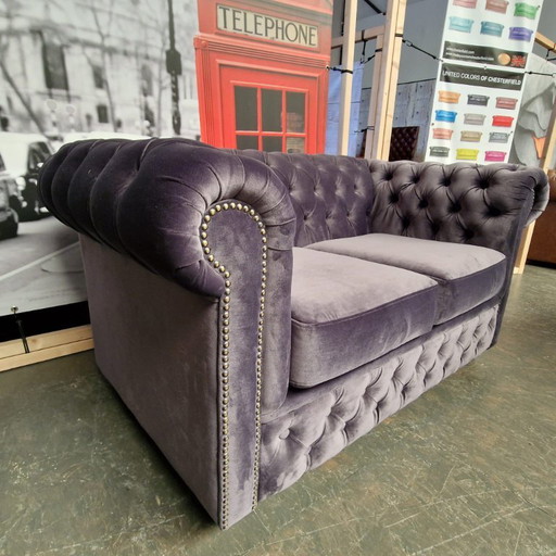 Chesterfield 2-seater sofa – Purple velvet