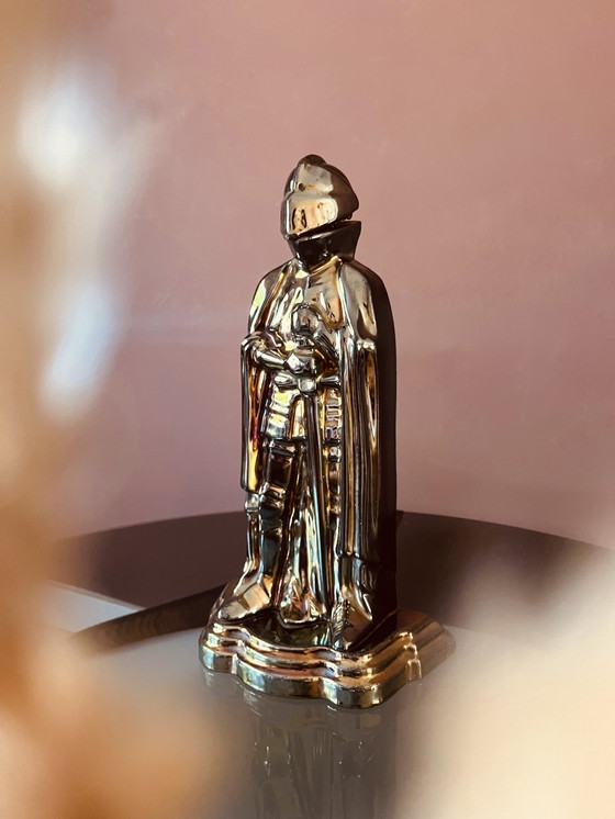 Image 1 of Ensemble de cheminée décoratif de style chevalier des années 1920