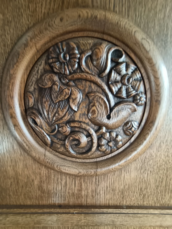 Image 1 of Meuble Art Déco en chêne avec de magnifiques panneaux à motifs