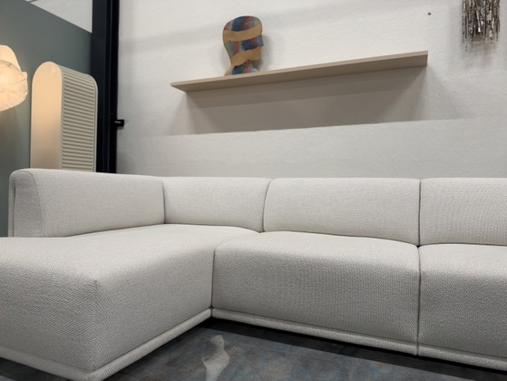 Eyye Kuvio Divano angolare Kaya Swan tessuto – Design on Stock, Divani angolari, Altro (photo 3 of 10)