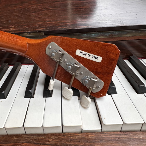 Image 1 of Vintage Balalaika – Gemaakt in de USSR – Folksnaarinstrument uit het Sovjettijdperk