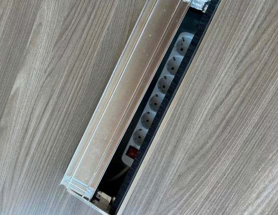 Image 1 of Table de réunion design [exclusive]