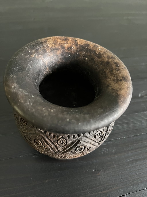 Piccolo vaso antico in terracotta