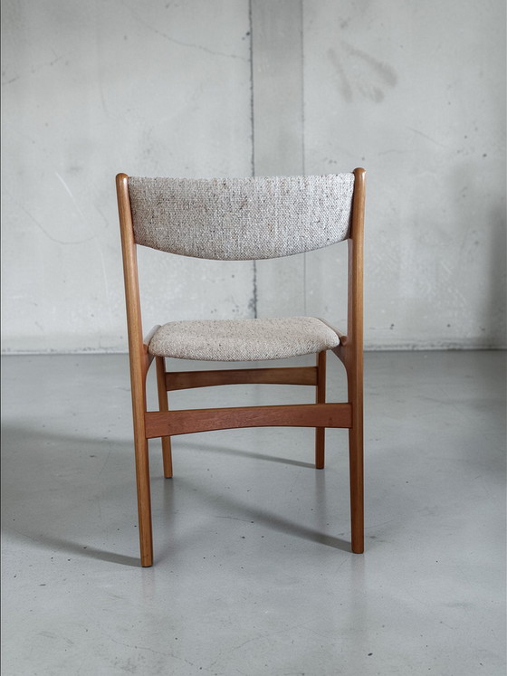 Image 1 of 4 chaises de salle à manger vintage Erik Buch