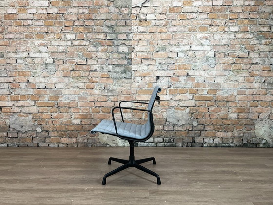 Vitra EA108 – Chaises de bureau, Metal, Textile (photo 4 of 16)