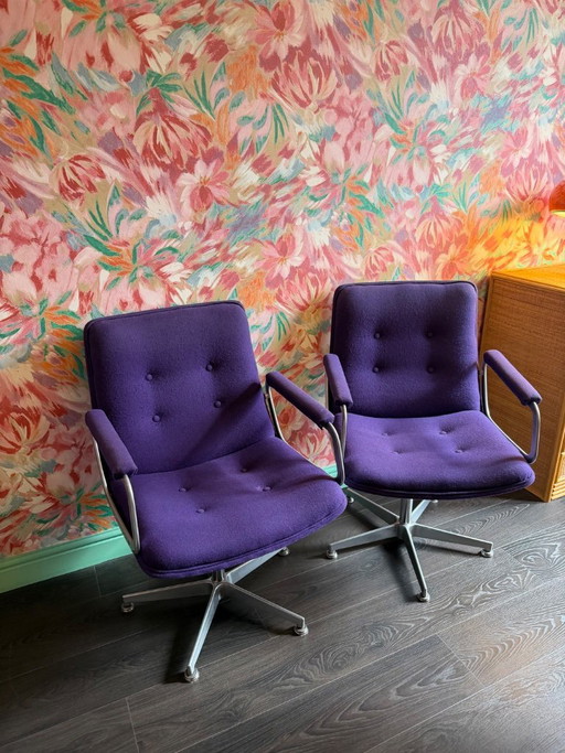 2 chaises de salle à manger pivotantes Artifort vintage