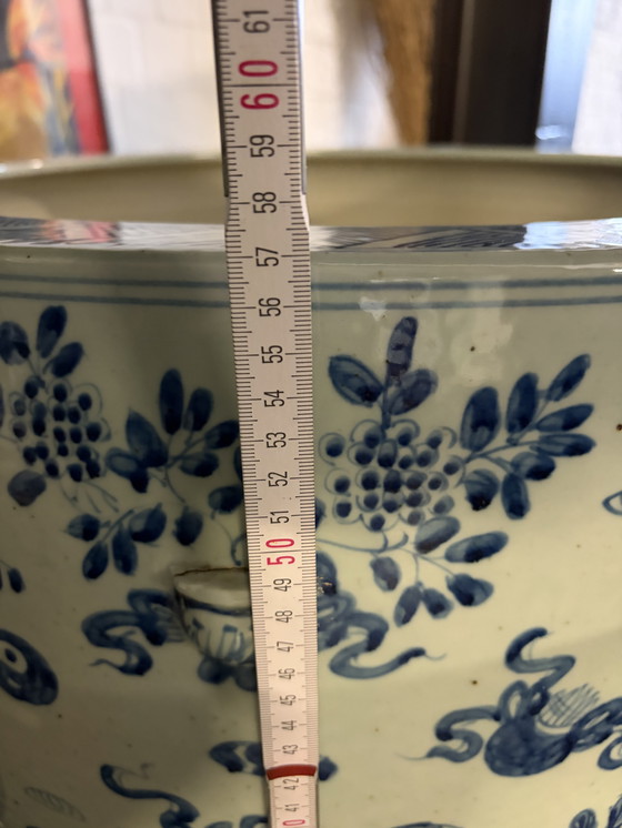 Image 1 of 2 oude Chinese cachepotten