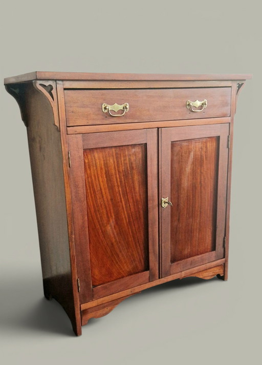 Aparador de caoba firmado por Maple & Co. - Siglo XIX