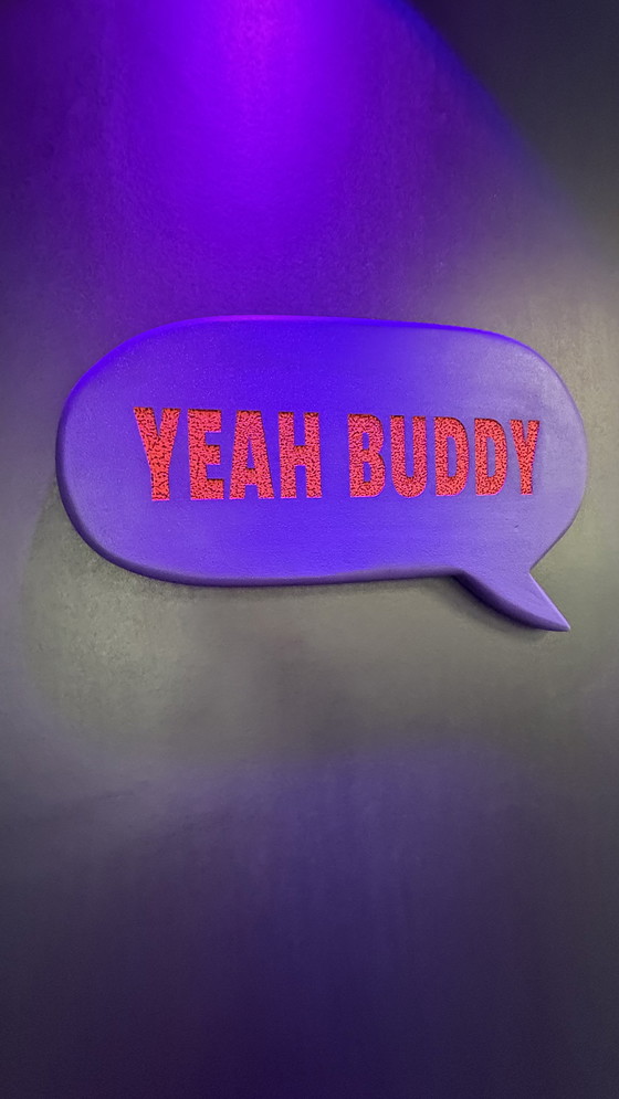 Image 1 of Immagine effetto luce nera di Yeah Buddy di Rotan Hunt, arte murale