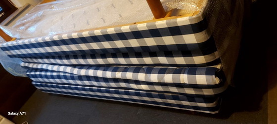 Image 1 of Lit Hastens