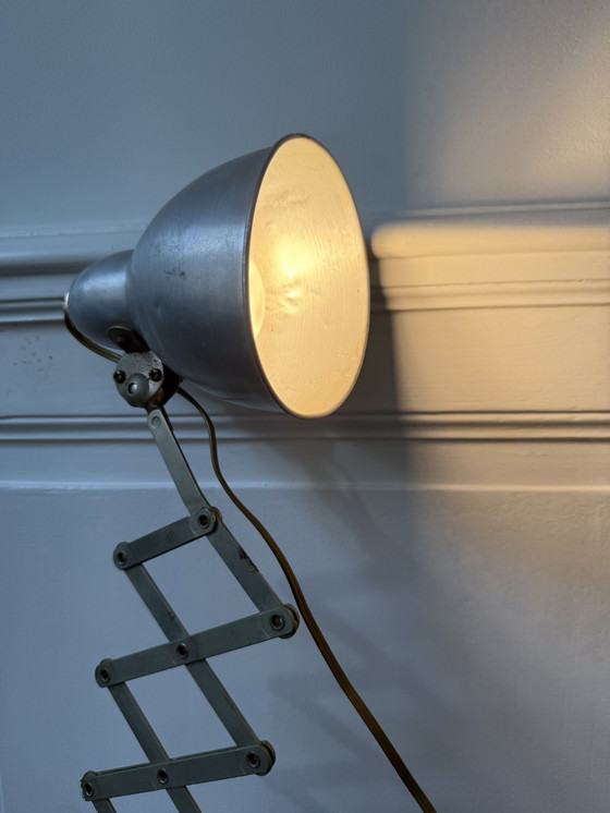 Image 1 of Mazda zigzag verchroomde vintage industriële werkplaatslamp