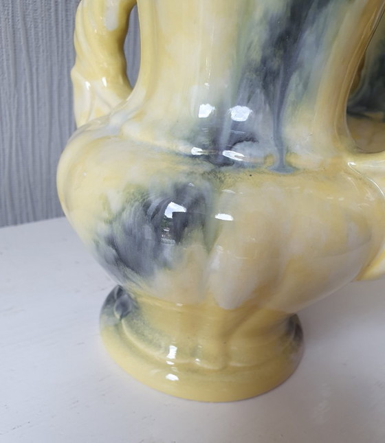 Image 1 of Twee vintage Art Deco vazen met opvallend 2-kleurig glazuur
