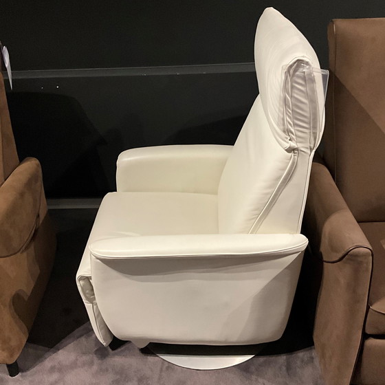 Image 1 of Fitform Wellness 610 recliner
