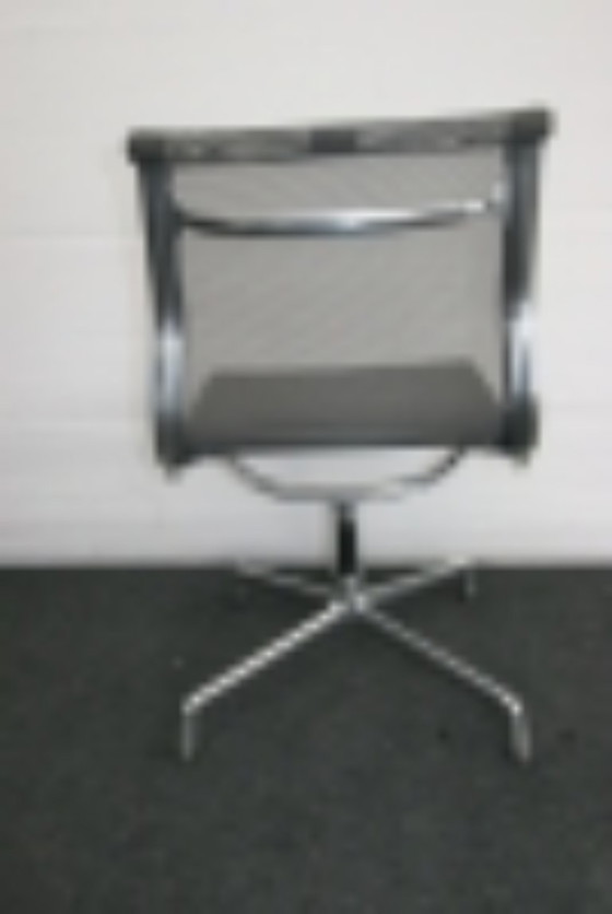 Image 1 of Vitra Eames Alu Chair EA106