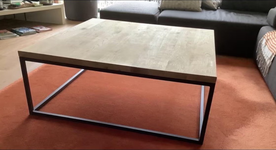 Image 1 of Mesa de centro moderna y pesada con tapa de roble