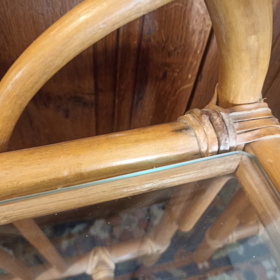 Prachtige Set Vintage Rotan Nachtkastjes / Bijzettafels Met Glas (Jaren '70) – Bamboo, Rattan (photo 4 of 6)
