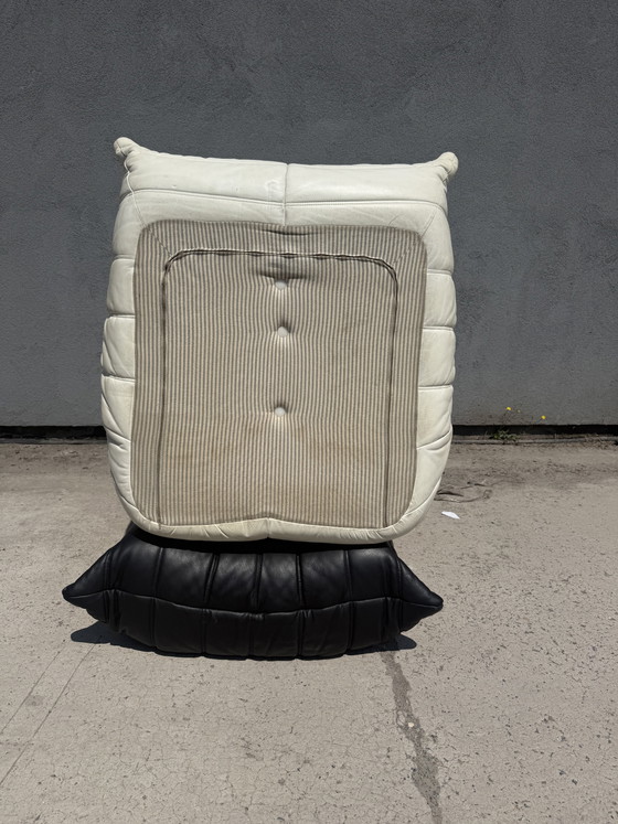 Image 1 of 100 % authentisches Ligne Roset Togo 1-teiliges Set + Pouf, originales schwarz-weißes Leder