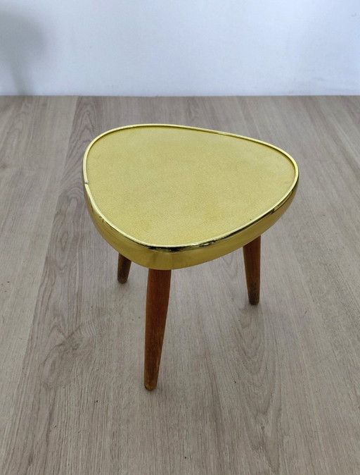 Table d'appoint années 50 jaune