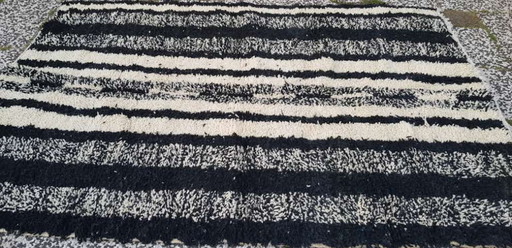 Hand-knotted Berber wool rug 235x163cm