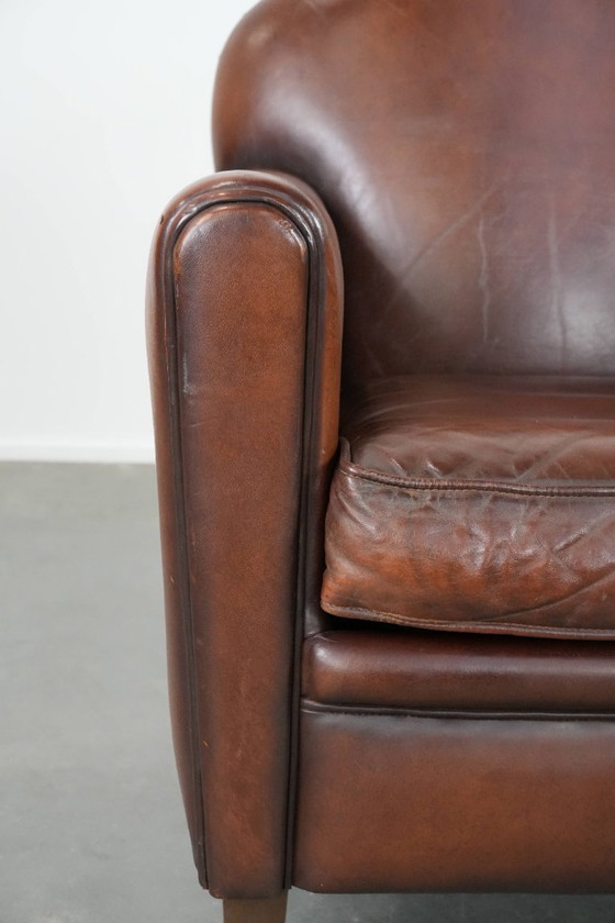 Image 1 of Schapenleren Art Deco design armchair met tijdloze en warme kleuren