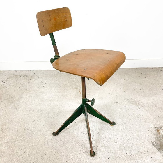 Industrial stool with wooden seat and backrest, green, Sormel, Office chairs, Metal, Brown, Vintage (photo 3 of 11)