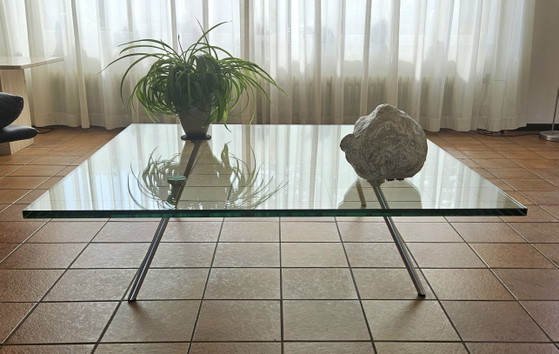 Image 1 of Table basse carrée en verre de la collection Maupertuus