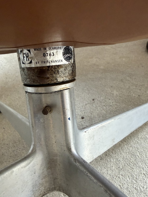 Image 1 of Exclusive early Fritz Hansen Egg Chair from 07–‘63 in Cognac Camel vintage leather in MINT CONDITION!!