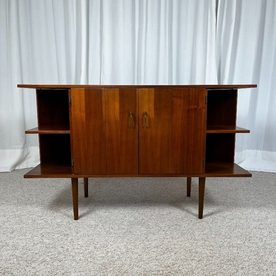 Lowboard aus Teakfurnier, 1960/70, Midcentury Modern – Highboards, Wood, Vintage (photo 9 of 17)