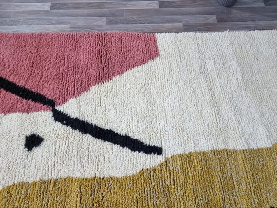 Azilal tapijt met kleurrijke patronen, traditioneel handgemaakt, formaat 1,5/3,5 m – Aime Té (photo 9 of 9)