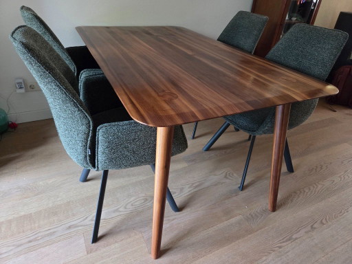 Sav&Okse walnut dining table